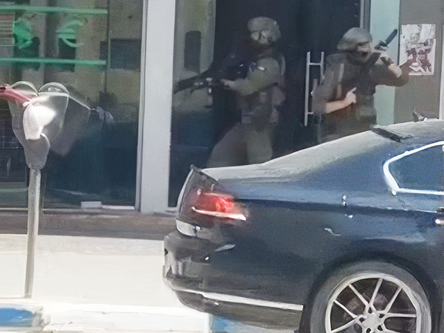 ЦАХАЛ провел рейд против обменника ХАМАСа в центре Рамаллы