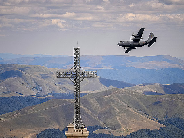 Авиашоу в горах Румынии. Фоторепортаж