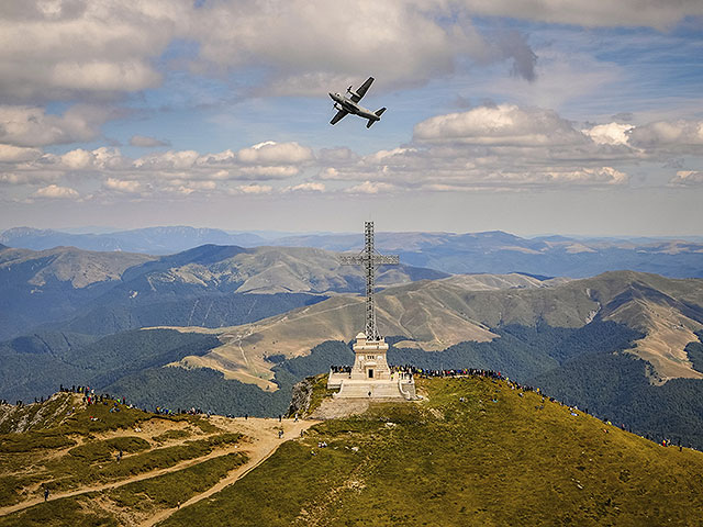 Авиашоу в горах Румынии. Фоторепортаж