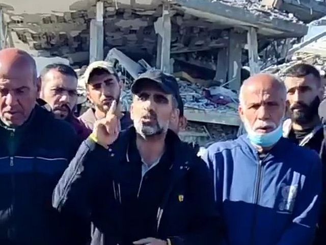 Командир хамасовского батальона "Байт-Ханун" Хусейн Файяд (Абу Хамза) - в центре
