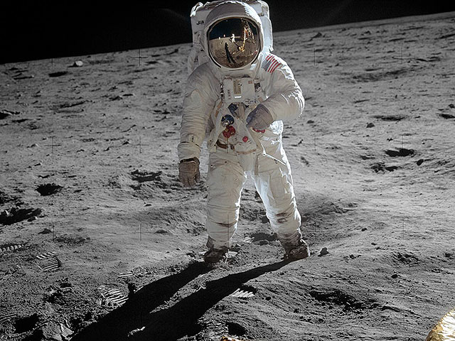 Лунная почва может помочь людям жить на Луне, показывают исследования