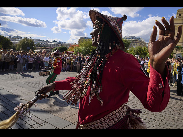 "Военный фестиваль" в Москве: азиатско-африканские пляски под музыку ФСБ и ВДВ. Фоторепортаж