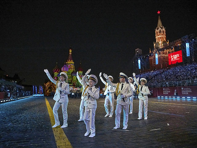 "Военный фестиваль" в Москве: азиатско-африканские пляски под музыку ФСБ и ВДВ. Фоторепортаж