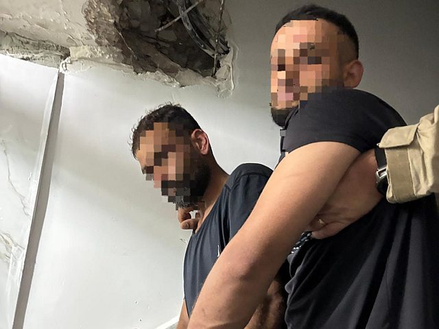 Полиция задержала 15 палестинских нелегалов в Ашдоде, двое сбежали в наручниках