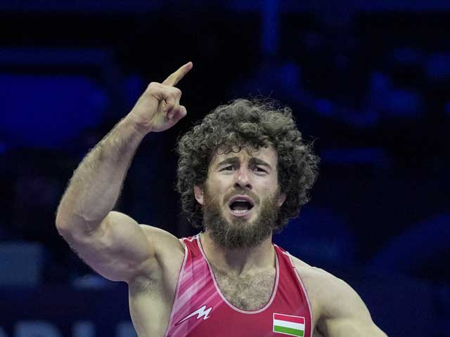 Чемпионат мира по борьбе. Исмаил Мусукаев ударил соперника