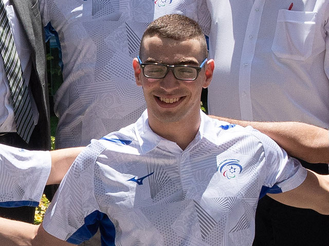 Ами Дадаон 
