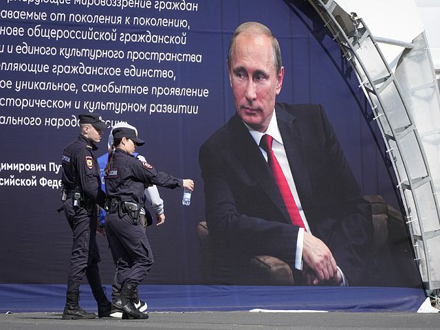 В Петербурге (иллюстрация)