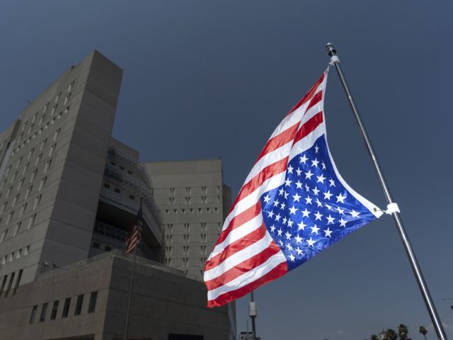 США депортировали около 100 иранцев – по договоренности с Тегераном