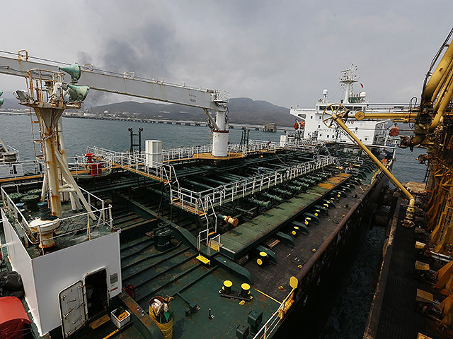 США ввели санкции против более 50 компаний, причастных к продаже иранской нефти