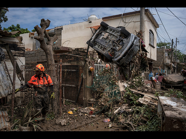 Наводнения и оползни в Мексике, множество погибших. Фоторепортаж