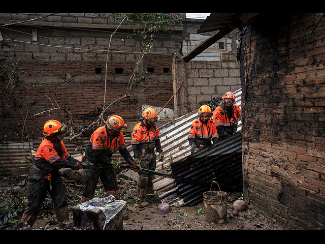 Наводнения и оползни в Мексике, множество погибших. Фоторепортаж