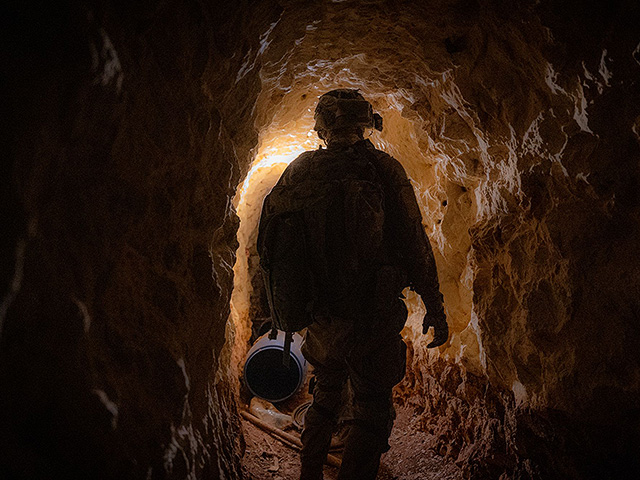 Выставка "Мгновения навсегда": два года войны в фотографиях
