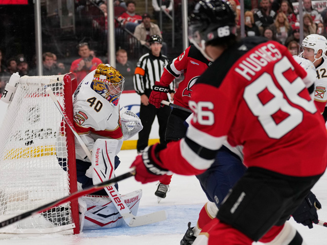 Гол Джека Хьюза. Достижение Кофилда. Результаты матчей НХЛ