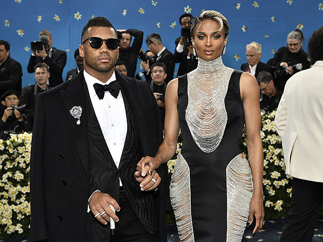 С мужем Расселлом Уилсоном, 2025 год