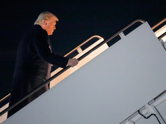 Трамп встретится с эмиром Катара на борту самолета Air Force One