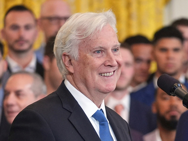 Владельцы клубов НБА одобрили продажу "Лос-Анджелес Лейкерс" Марку Уолтеру