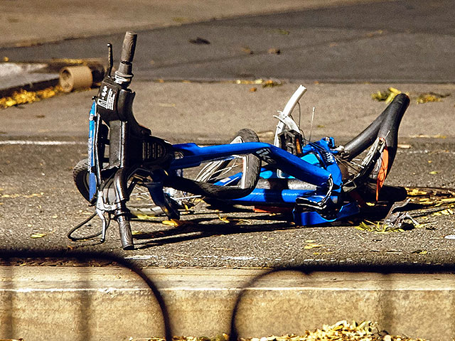 Автомобиль столкнулся с электровелосипедом в Бака аль-Гарбии, пострадал юноша