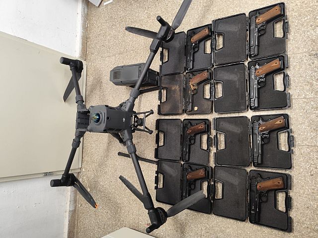 На границе с Египтом перехвачен БПЛА с пистолетами
