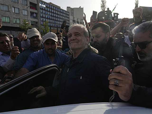 Президент Ирана заявил о продолжении "научного джихада" в ядерной сфере