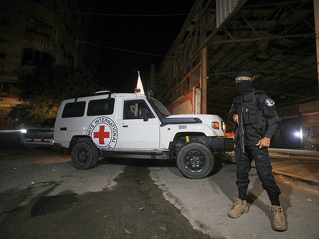 ХАМАС объявил, что останки трех израильтян будут переданы "Красному Кресту" в 20:00