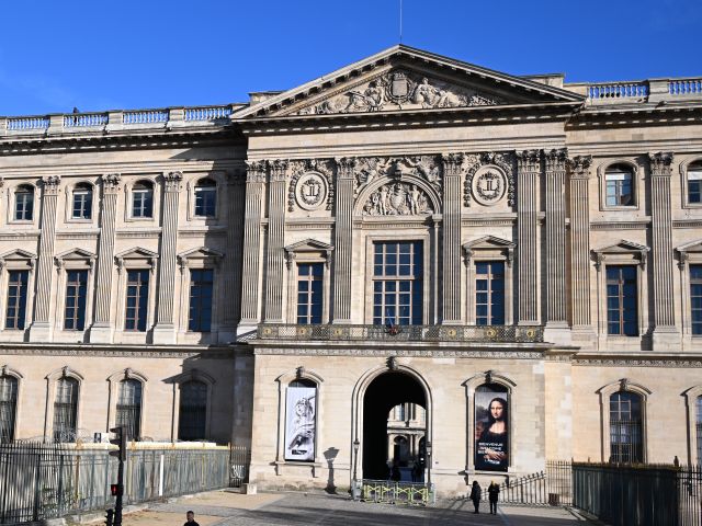 Прокурор Парижа: "Лувр ограбили мелкие воришки"