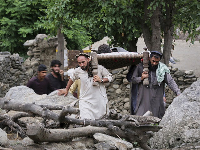В результате землетрясения на севере Афганистана есть жертвы