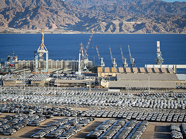 Минтранс хочет обязать разгружать автомобили с Дальнего Востока только в Эйлате