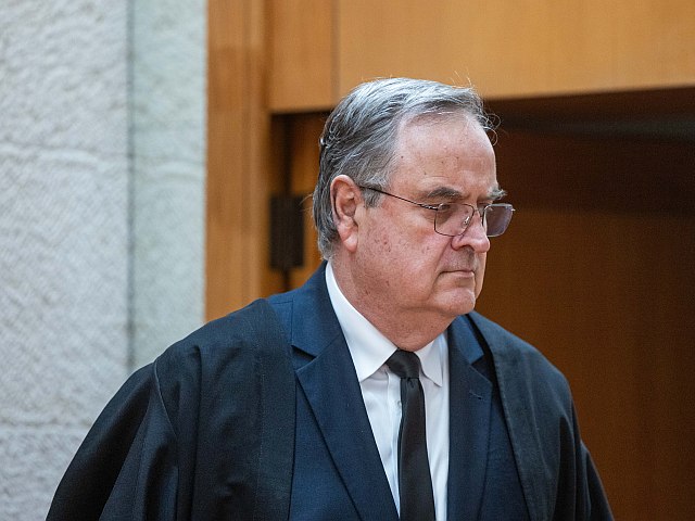 Судья Кашер не будет рассматривать иск об изъятии телефона у Гали Баарав-Миары