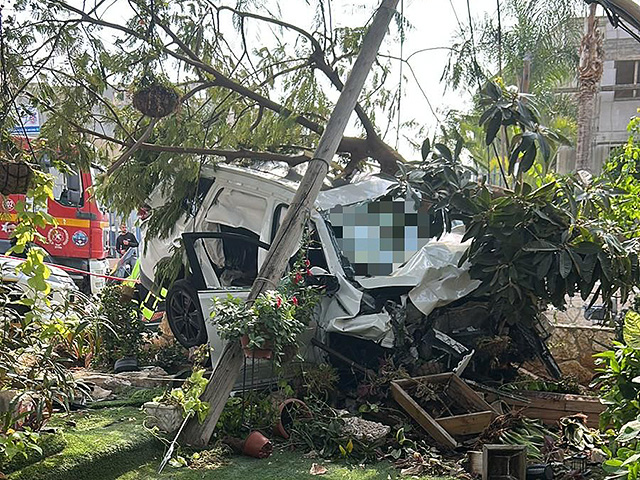 В деревне Джат машина врезалась в забор, погибла женщина