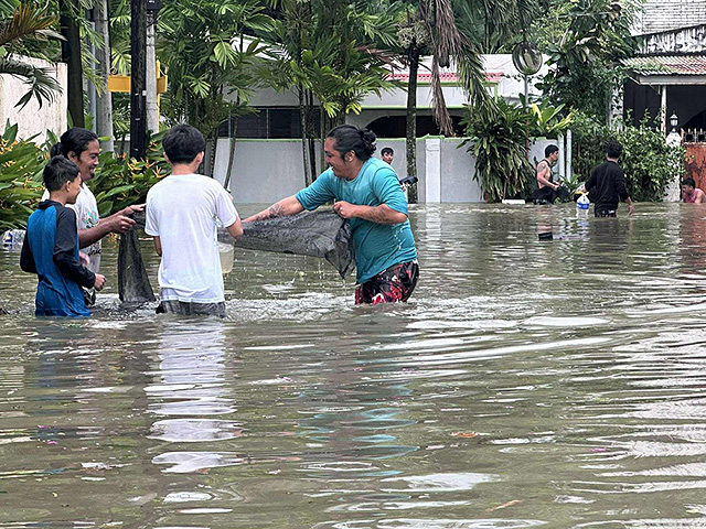 Последствия тайфуна "Калмаэги" на Филиппинах. Фоторепортаж