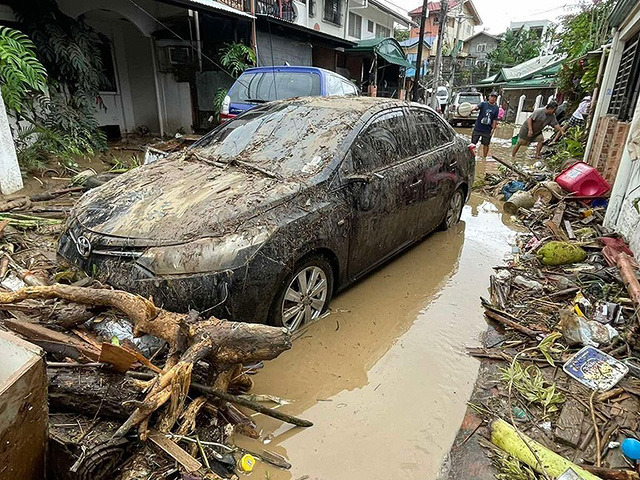 Последствия тайфуна "Калмаэги" на Филиппинах. Фоторепортаж