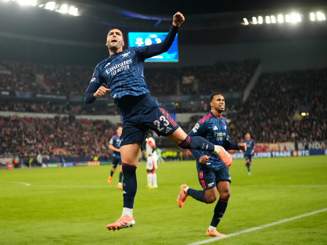 "Наполи" теряет очки. "Арсенал" победил в Праге