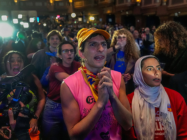 Нью-Йорк празднует, Нью-Йорк в трауре. Фоторепортаж после выборов