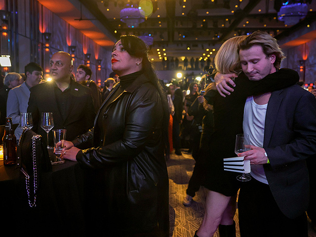 Нью-Йорк празднует, Нью-Йорк в трауре. Фоторепортаж после выборов