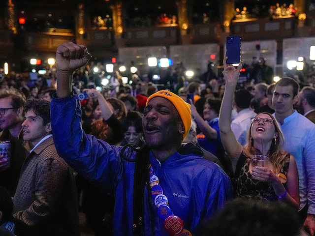Нью-Йорк празднует, Нью-Йорк в трауре. Фоторепортаж после выборов