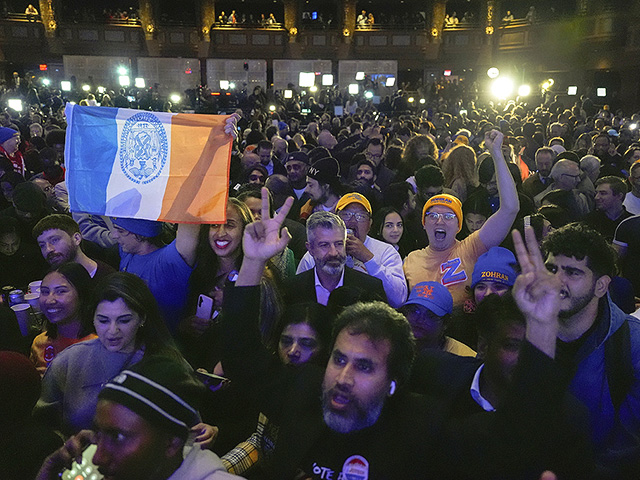 Нью-Йорк празднует, Нью-Йорк в трауре. Фоторепортаж после выборов