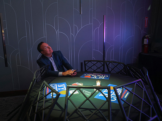 Нью-Йорк празднует, Нью-Йорк в трауре. Фоторепортаж после выборов