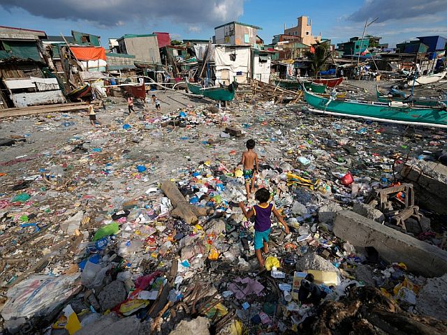 Последствия тайфуна "Калмаэги" на Филиппинах: сотни погибших и пропавших без вести