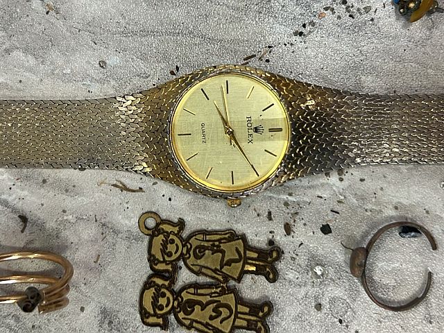 От часов Rolex до жетона "Bring Them Home": в Хизмэ задержан вор
