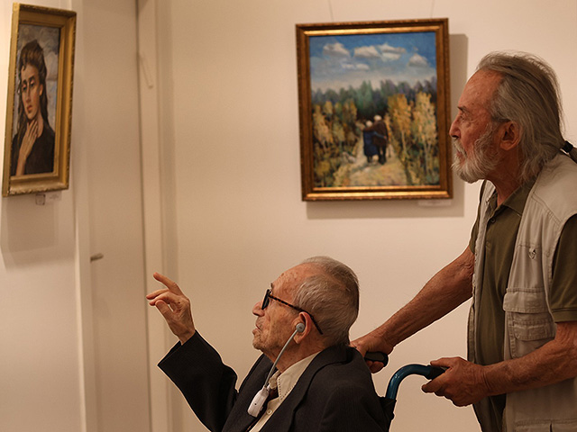 Персональная выставка 101-летнего художника, пережившего Холокост и смертельное ранение