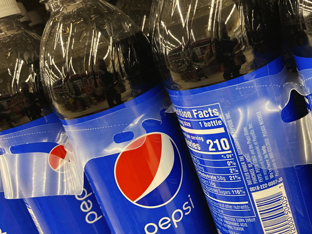 Из ОАЭ депортировали палестинского инженера, заявившего, что он бойкотирует Pepsi