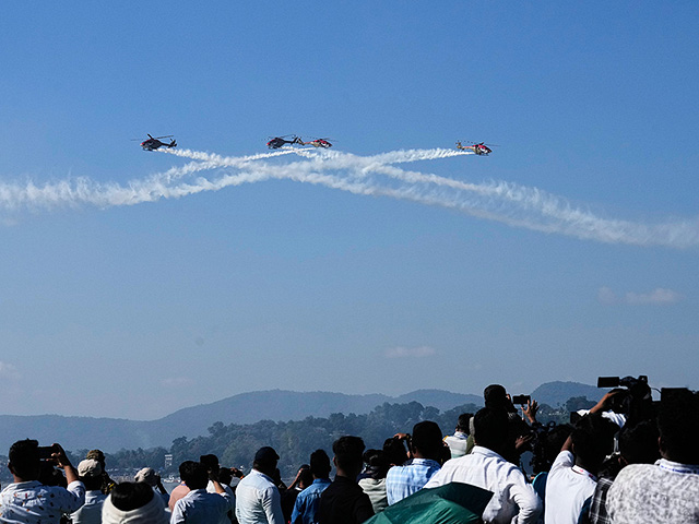Авиашоу в честь "дня рождения" ВВС Индии. Фоторепортаж