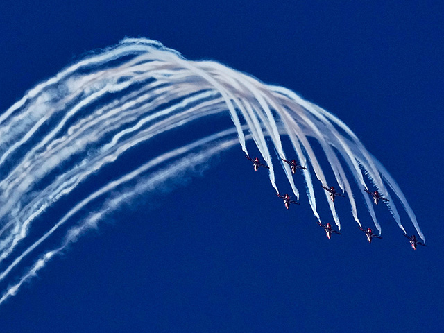 Авиашоу в честь "дня рождения" ВВС Индии. Фоторепортаж