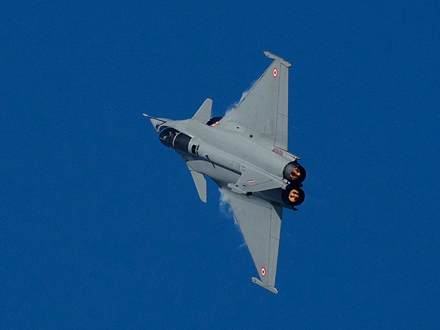 Авиашоу в честь "дня рождения" ВВС Индии. Фоторепортаж