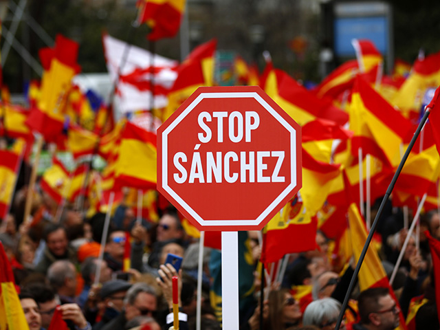 Каталонские сепаратисты оставили правительство Испании без парламентского большинства