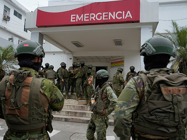 В эквадорской тюрьме найдены повешенными 27 заключенных