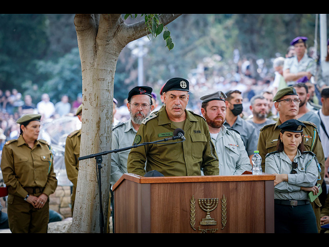 Тысячи израильтян проводили в последний путь Адара Голдина. Фоторепортаж