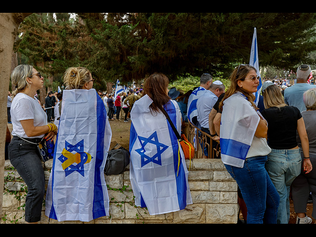 Тысячи израильтян проводили в последний путь Адара Голдина. Фоторепортаж