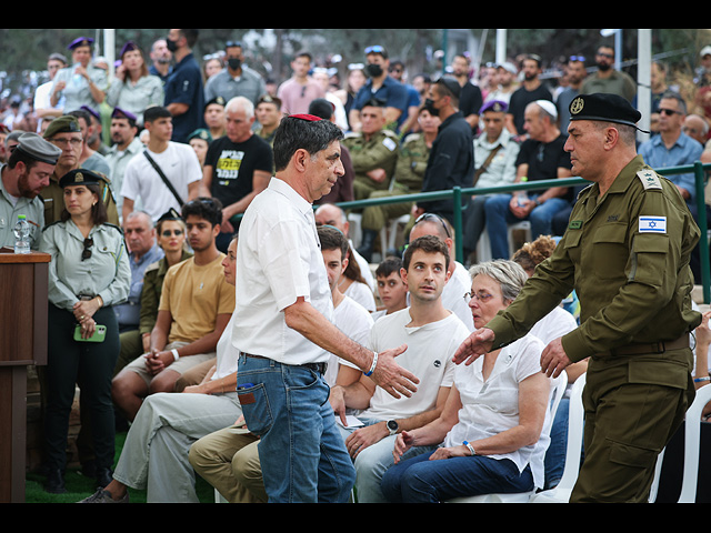 Тысячи израильтян проводили в последний путь Адара Голдина. Фоторепортаж
