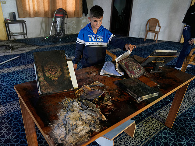 Последствия поджога мечети в Самарии. Фоторепортаж
